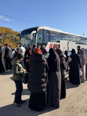 Ispraćaj maturanata Medrese „Gazi Isa-beg“ na umru